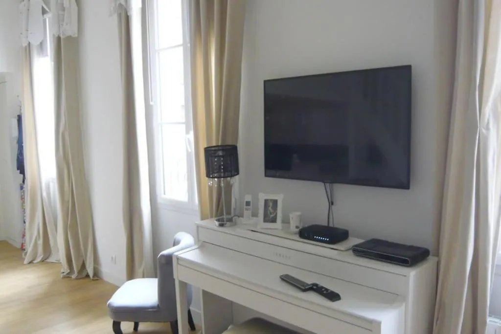 Le Regrattier St Louis Apartment Paris 0*,