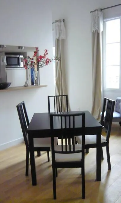 Le Regrattier St Louis Apartment Paris
